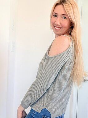 Chunky Knit Off Shoulder Sweater Gray Cozy Slouchy Soft Small Quinn